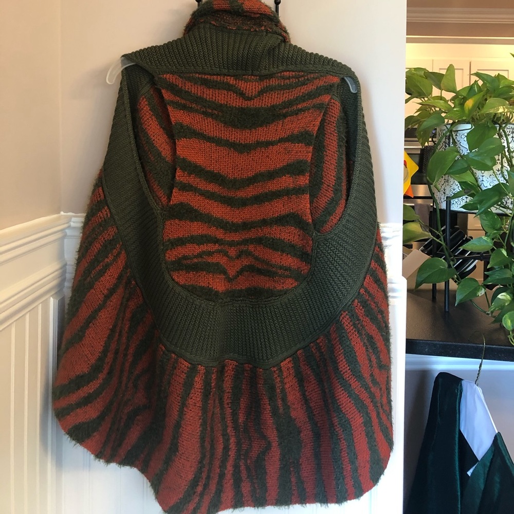 MULTIPLES KNIT DESIGNER VEST